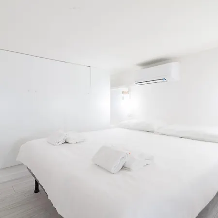 Nel Cuore Dei Navigli - Home Suite Milão Exterior foto